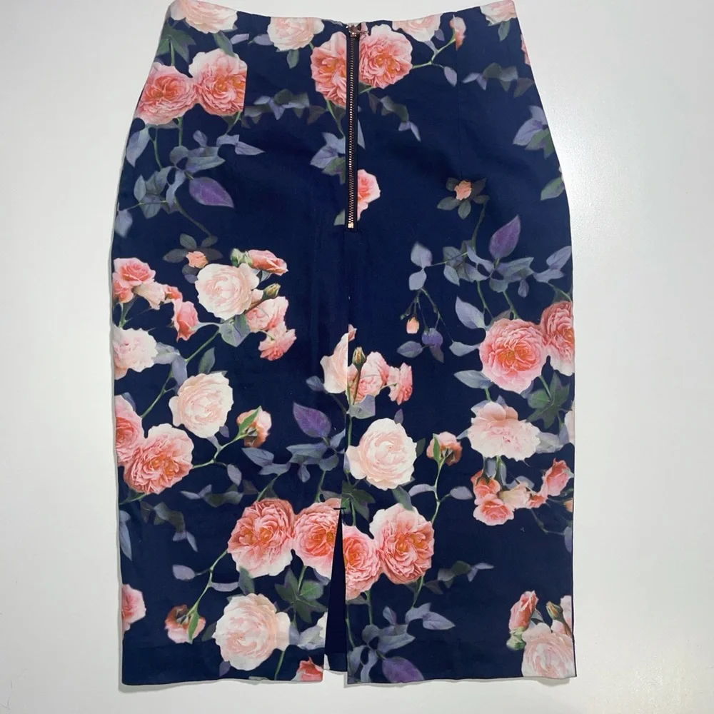Portmans rose pencil skirt - Picture 2 of 4